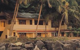 Kizhunna Rock Beach House